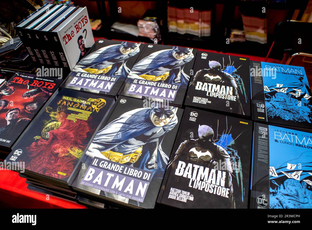 Torino, 22 maggio 2023: Fumetti di Batman dell'editore panini Comics in mostra alla Fiera Internazionale del Libro di Torino 35th. Foto Stock