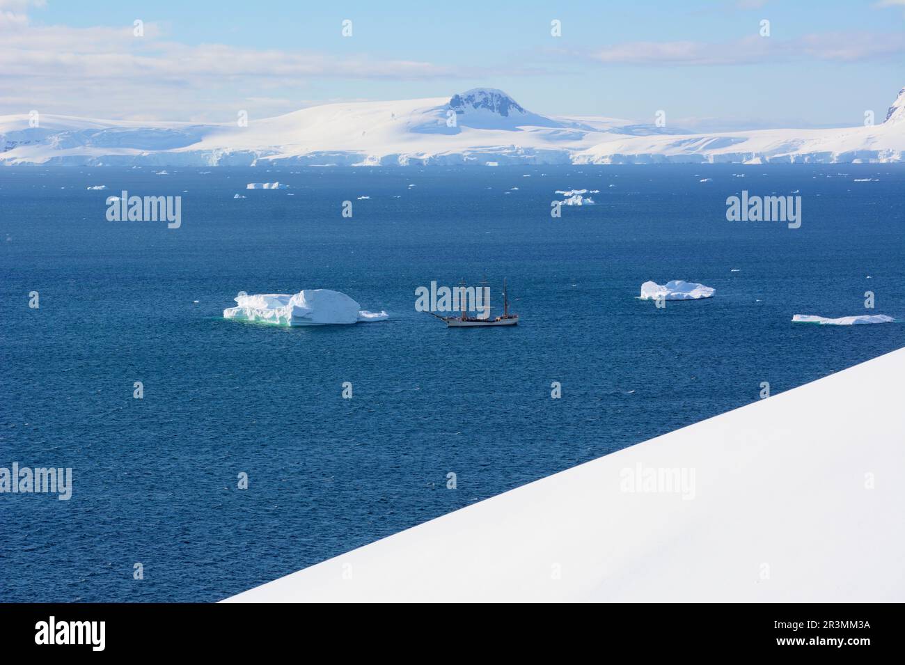Barca a vela Bark Europa in una crociera antartica Foto Stock