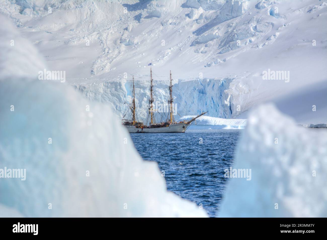 Barca a vela Bark Europa in una crociera antartica Foto Stock