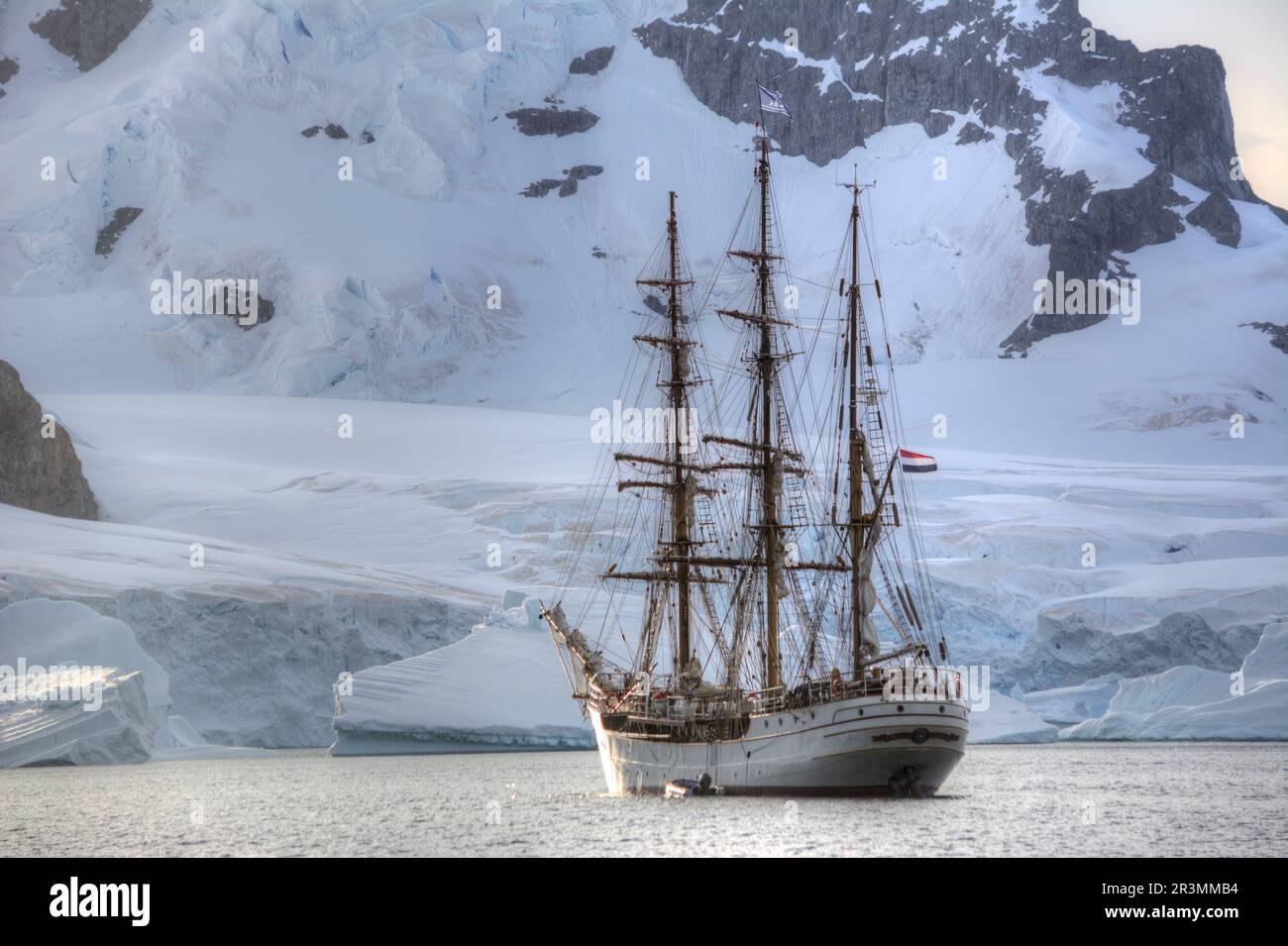 Barca a vela Bark Europa in una crociera antartica Foto Stock