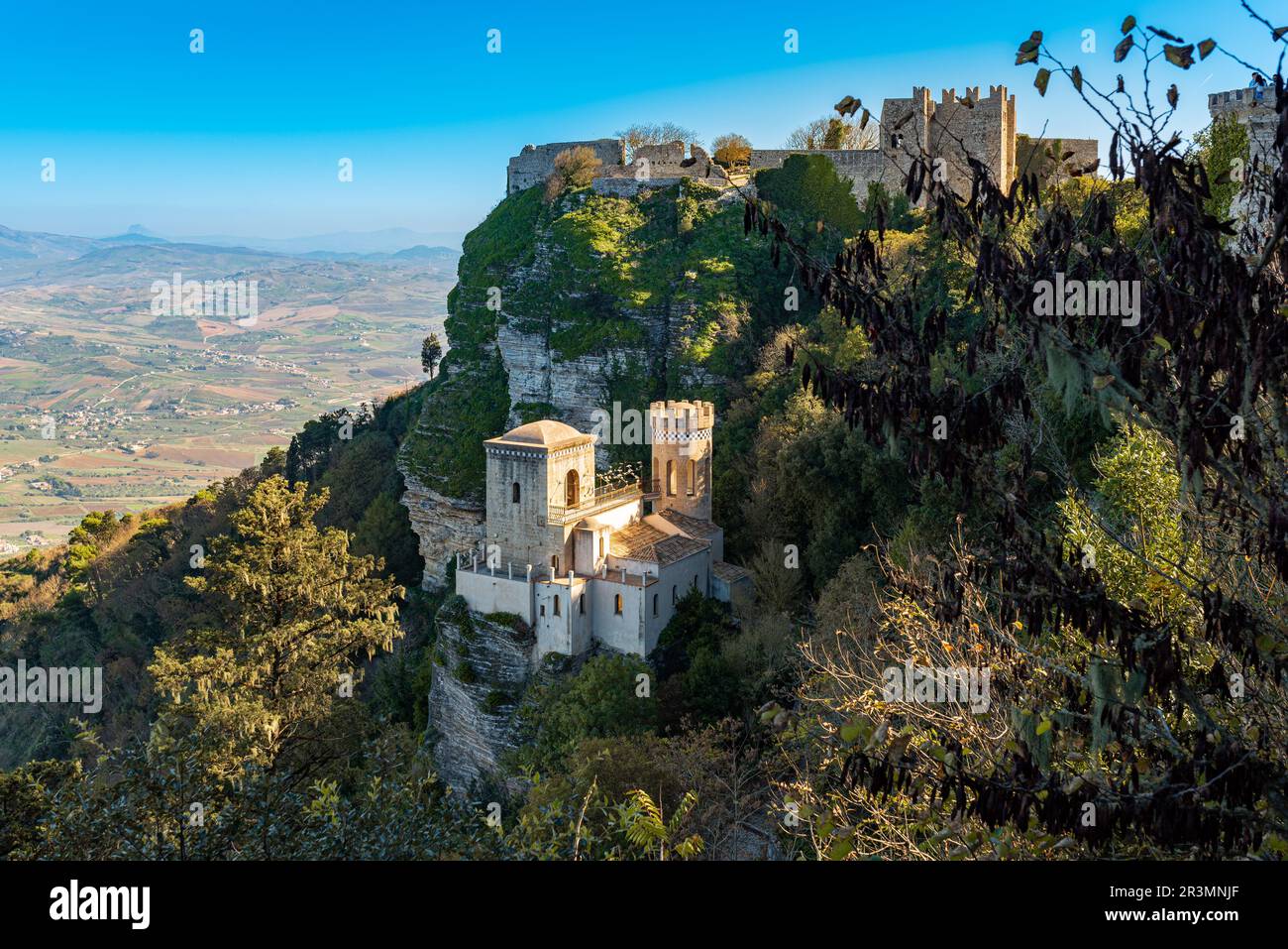 Toretta Pepoli e Castello di Venere nel centro storico di Erice in Sicilia Foto Stock