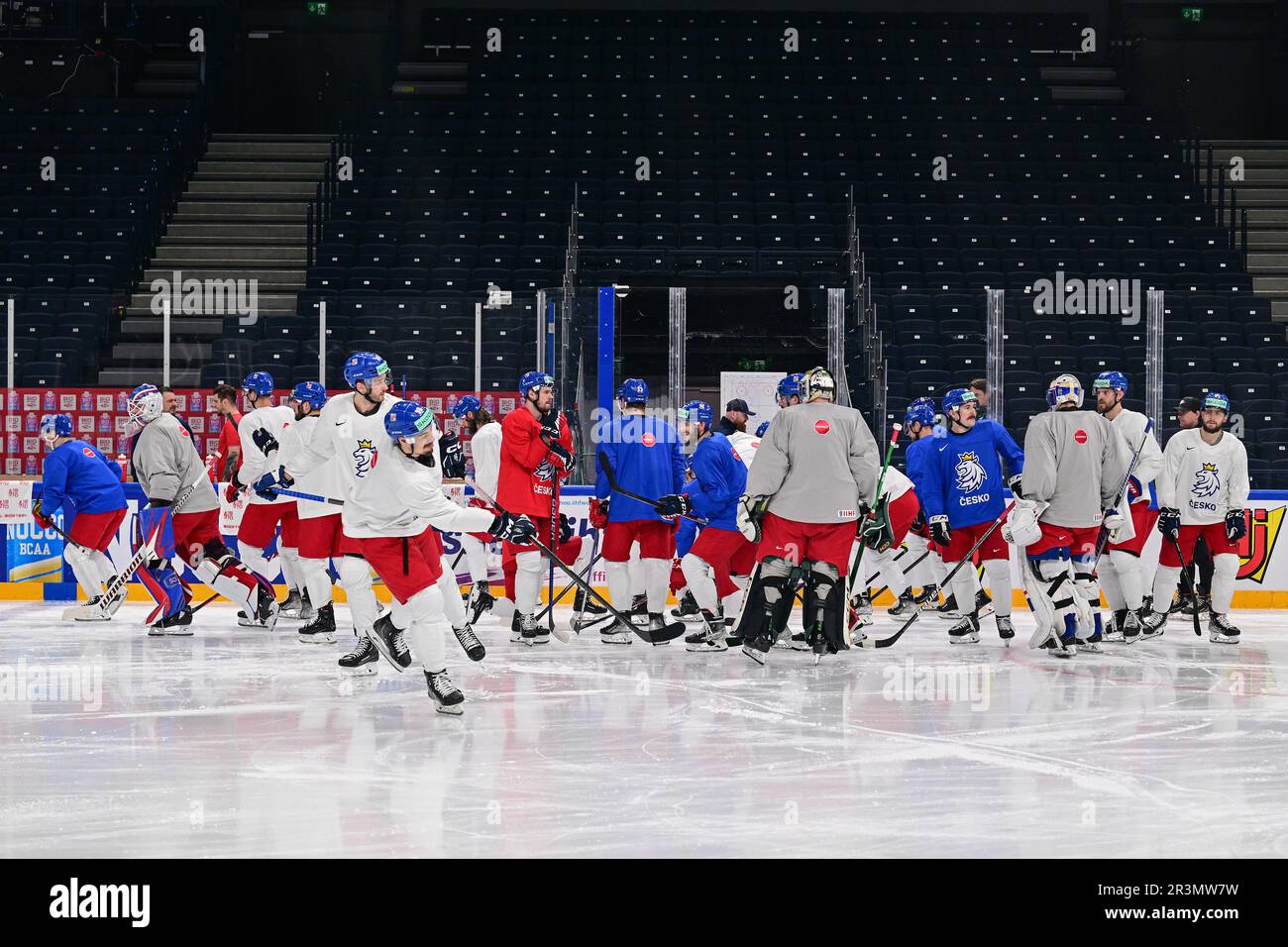 Tampere, Finlandia. 24th maggio, 2023. I giocatori cechi partecipano a una sessione di allenamento della nazionale ceca di hockey su ghiaccio, nell'ambito del Campionato Mondiale di hockey su ghiaccio IIHF, il 24 maggio 2023, a Tampere, in Finlandia. Credit: David Tanecek/CTK Photo/Alamy Live News Foto Stock