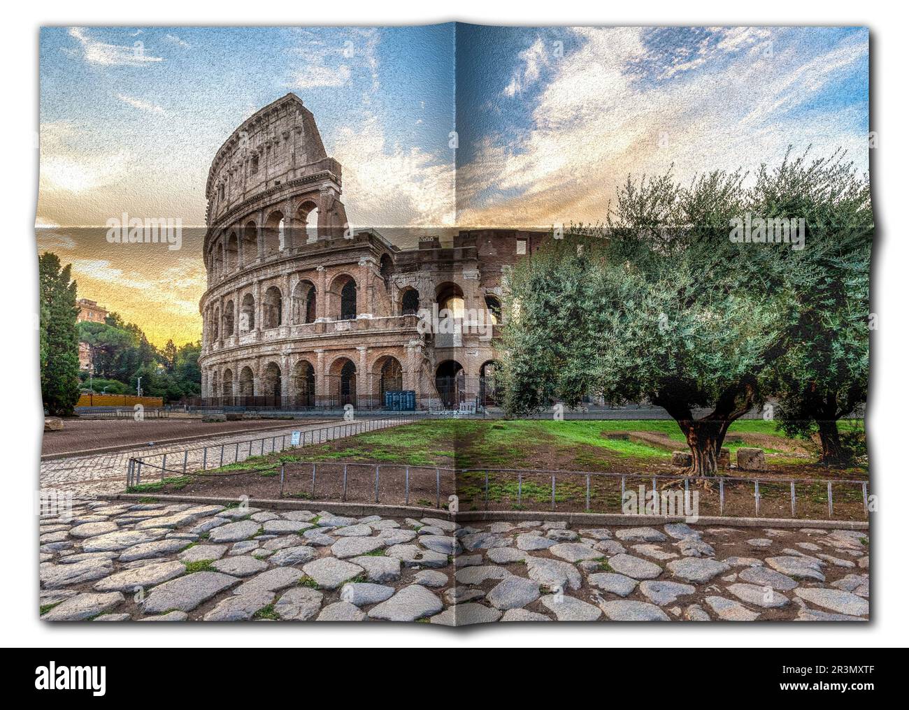 Italia, Roma - Colosseo romano con cielo tramonto, il più famoso punto di riferimento italiano. Foto Stock