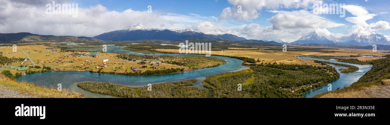 Vista panoramica da Mirador Rio Serrano - Torres del Paine Patagonia Cile Foto Stock