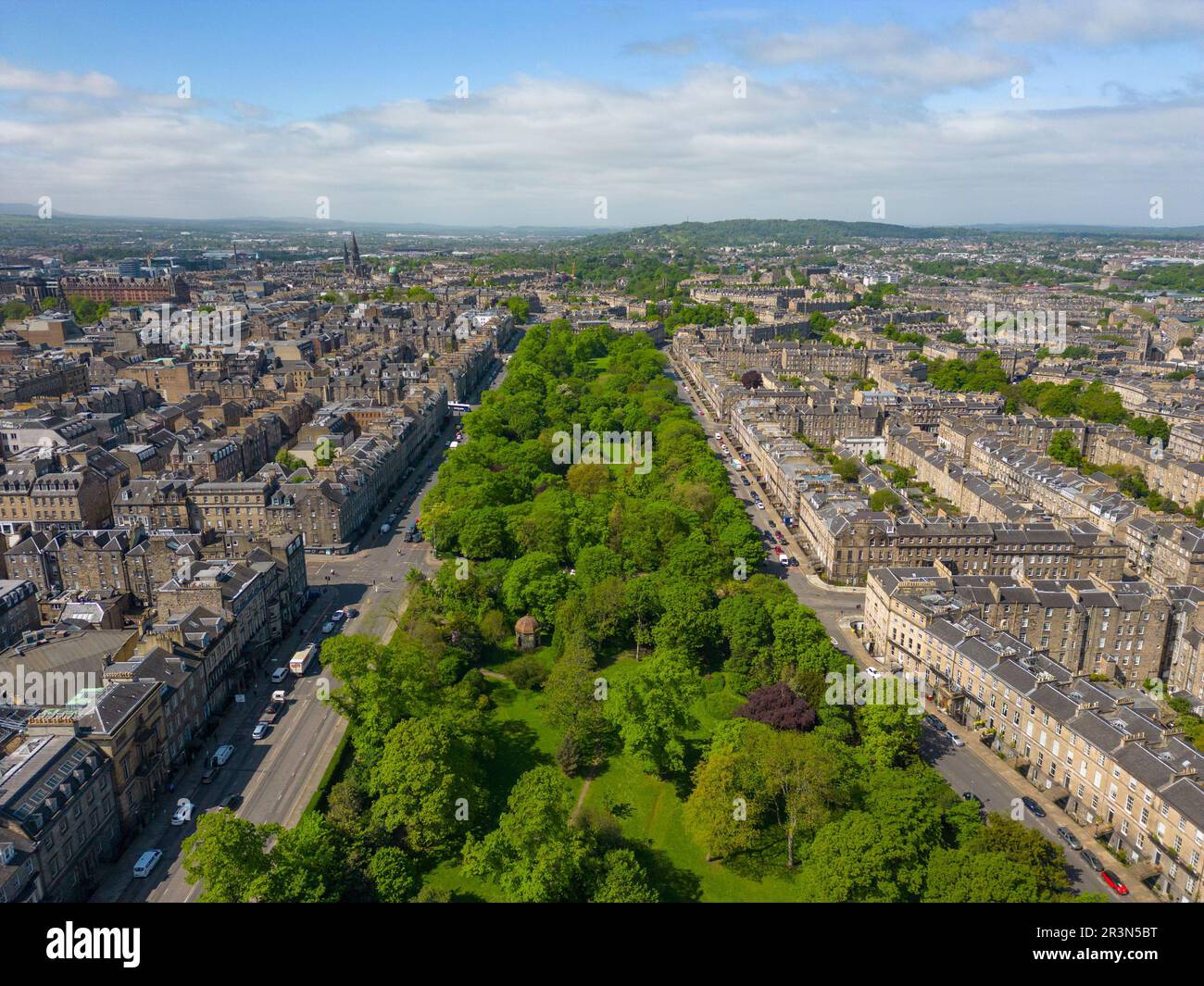 Vista aerea dal drone della New Town a Edimburgo, Scozia, Regno Unito Foto Stock