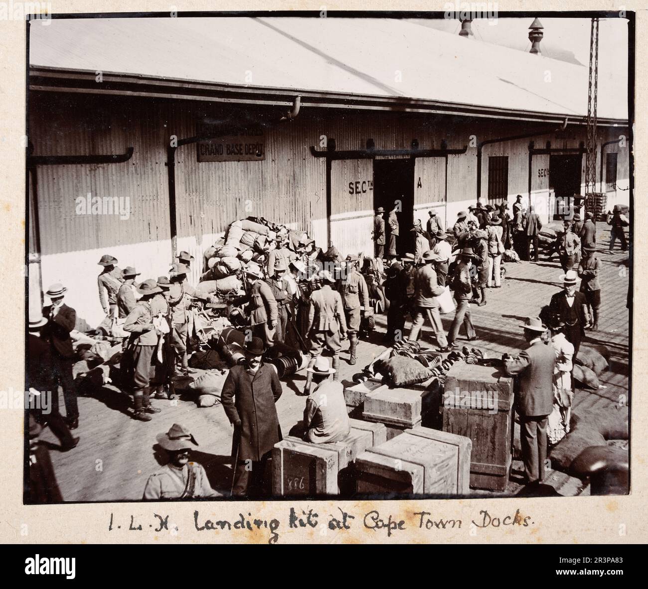 Divisa di atterraggio dei solisti Imperial Light Horse presso i moli di Città del Capo, durante la seconda guerra del Boer, Sudafrica, Storia militare 1900, Fotografia Vintage Foto Stock