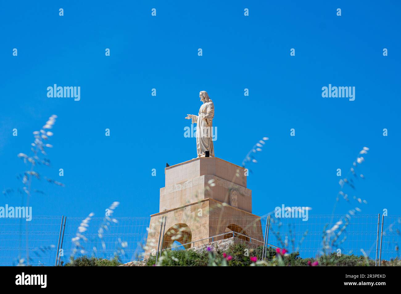 ALMERIA, SPAGNA - 19 MARZO 2023: Monumento Cerro San Cristobal ad Almeria, Spagna il 19 marzo 2023 Foto Stock