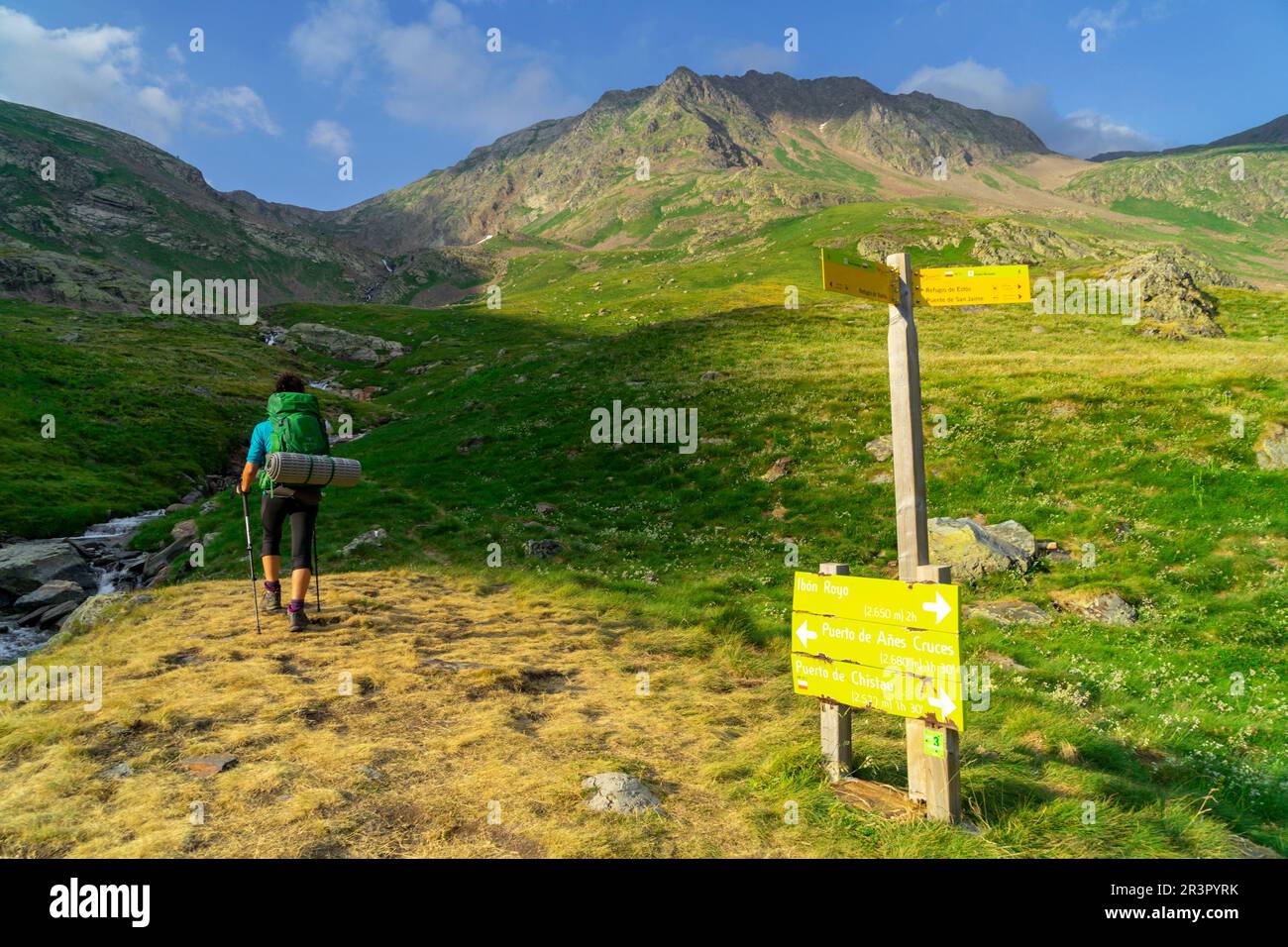 Pleta de Añes Cruces, Valle de Añes Cruces, Parque natural Posets-Maladeta, Huesca, cordillera de los Pirineos, Spagna. Foto Stock