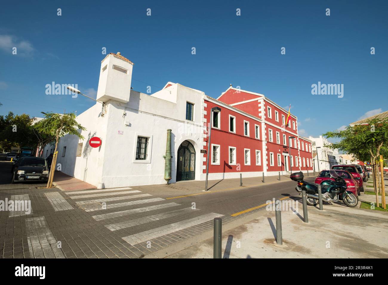 Museo Militar de Menorca, antiguo cuartel de Cala Corb, plaza central de Es Castell, construido por los británicos en 1771, Menorca, isole Baleari, Spagna. Foto Stock