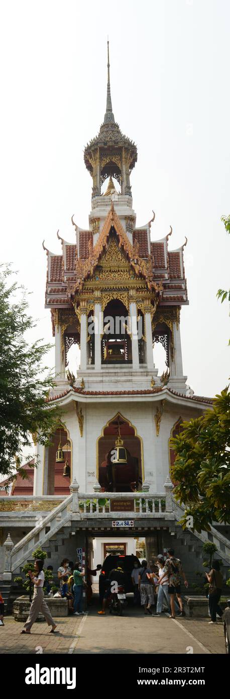 Wat Chana Songkram di fronte alla Khaosan Road a Bang Lamphu, Bangkok, Thailandia. Foto Stock
