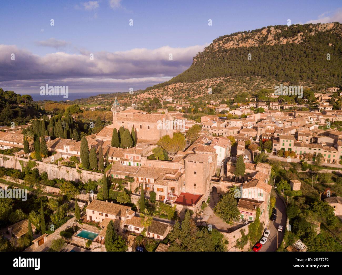 Cartuja e palazzo del re Sancho, Valldemossa, Sierra de Tramuntana, Maiorca, isole Baleari, Spagna, Europa. Foto Stock