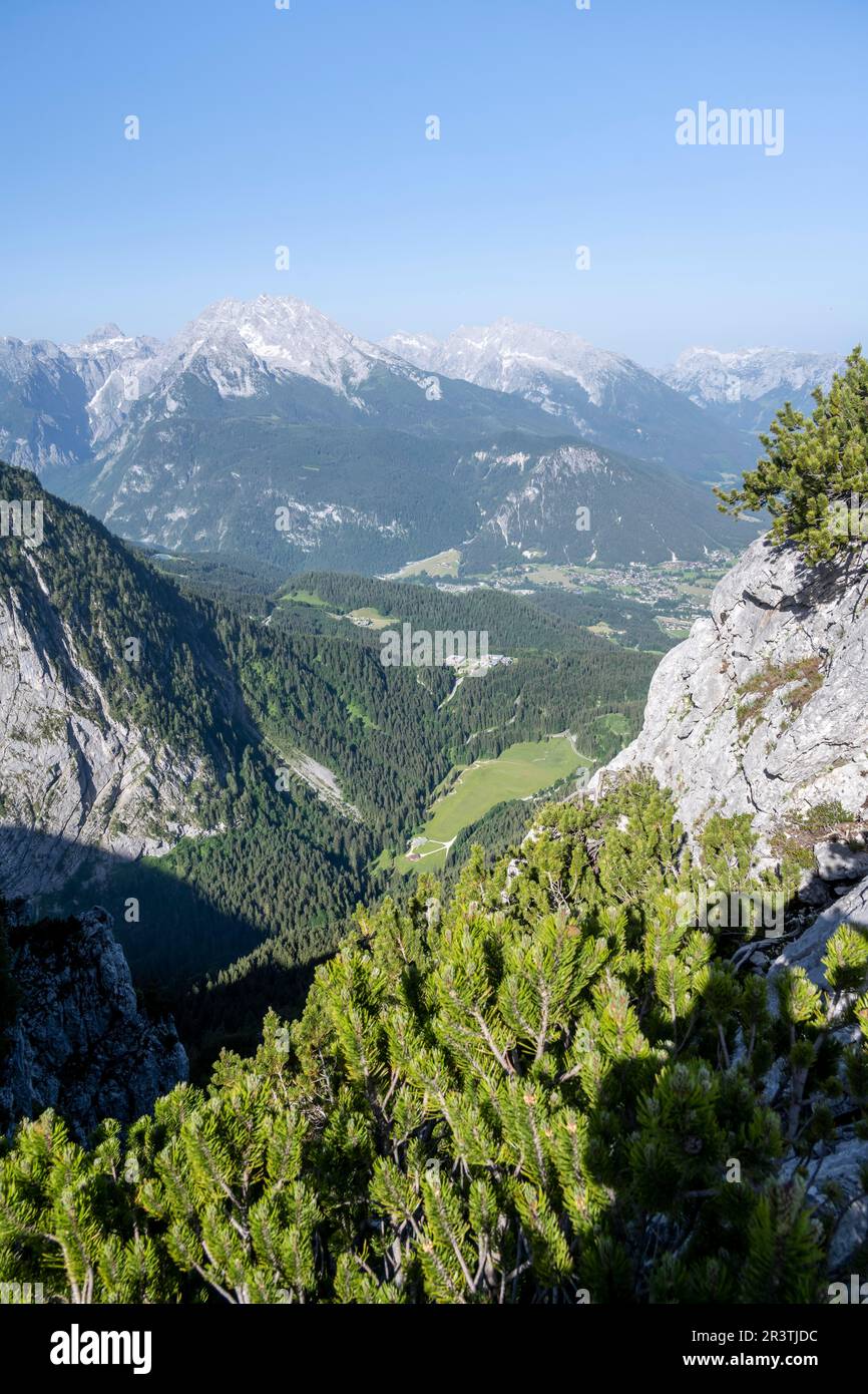 Vista di Watchmann e Hochkalter, Mannlsteig, via ferrata su Hohe Goell, paesaggio montano, Alpi Berchtesgaden, Terra Berchtesgadener, Baviera, Germania Foto Stock