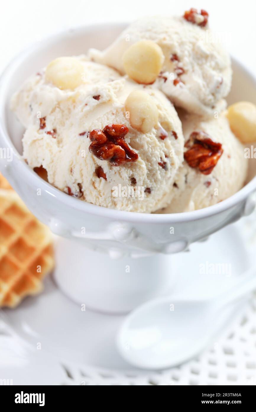Il dado del gelato con noce e noce macadamia Foto Stock