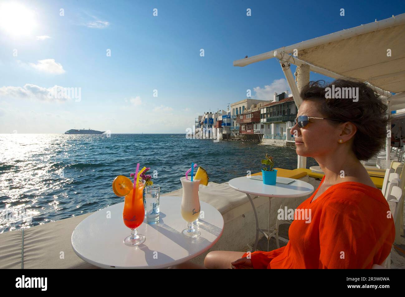 Cocktail a Little Venice, Mykonos Town, Mykonos, Cicladi, Grecia Foto Stock