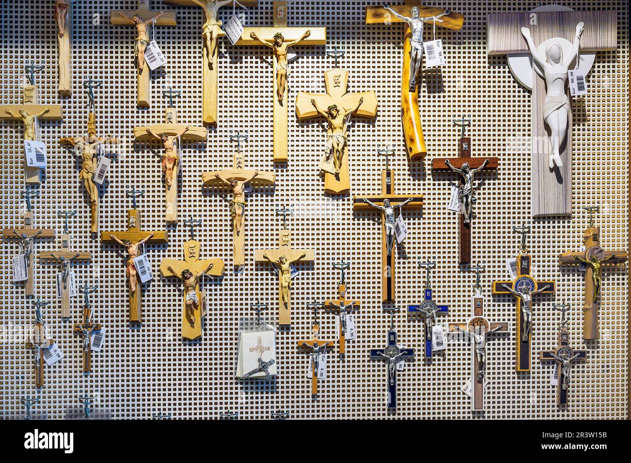 Crocifissi, negozio museo, monastero di Ottobeuren, Abbazia benedettina, Allgaeu, Baviera, Germania Foto Stock