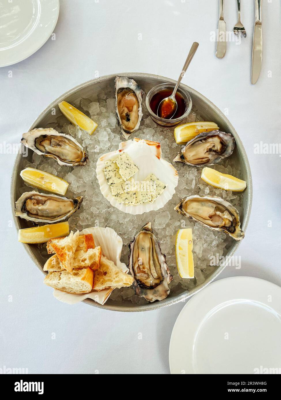 2 Piatti Per Ostriche In Acciaio Inox - Con Pozzetto Per Salsa, 23x23cm - Foto 3