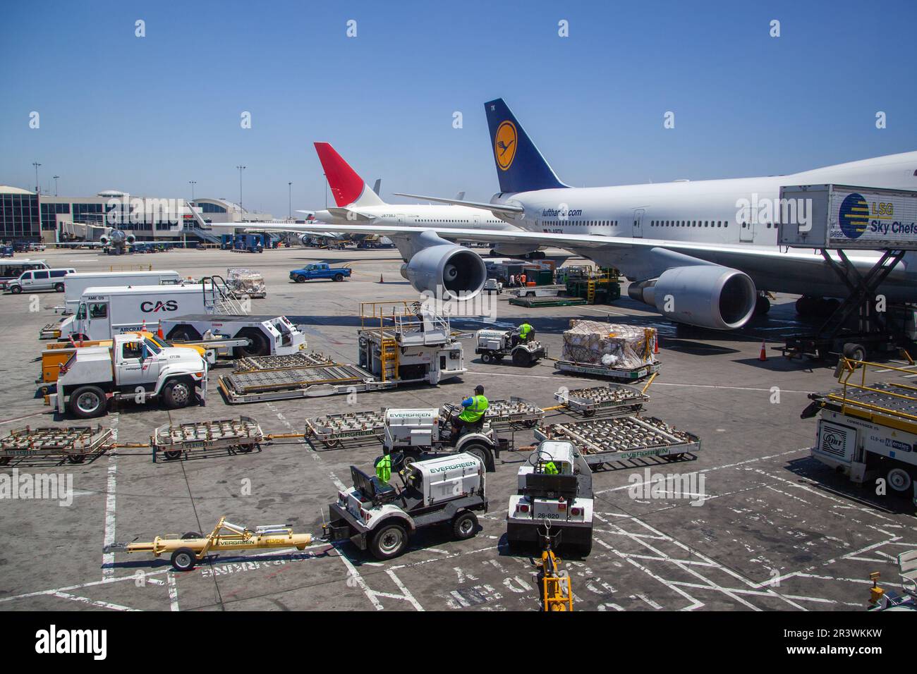 Lufthansa boeing 747 8 engine immagini e fotografie stock ad alta ...