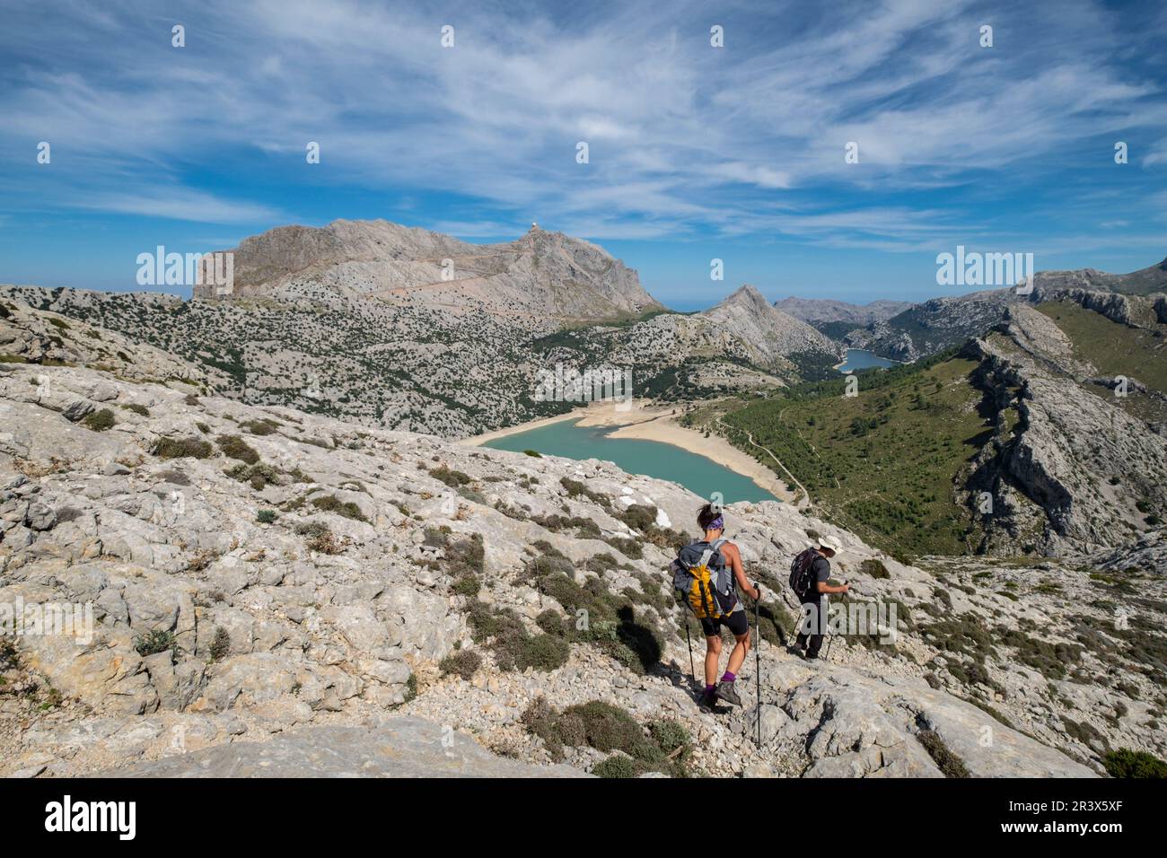 Embalse de Cúber desde la sierra de Rateta, Paraje natural de la Serra de Tramuntana, Maiorca, isole Baleari, Spagna. Foto Stock