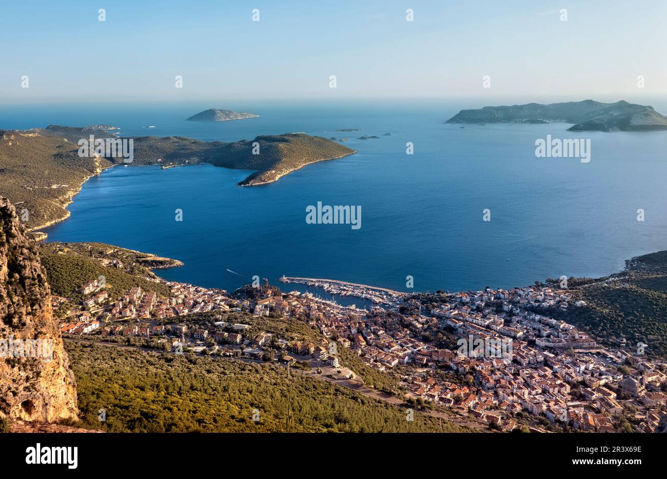 Vista di Kaş dalle scogliere sopra, Via Licia, Kaş, Turchia Foto Stock
