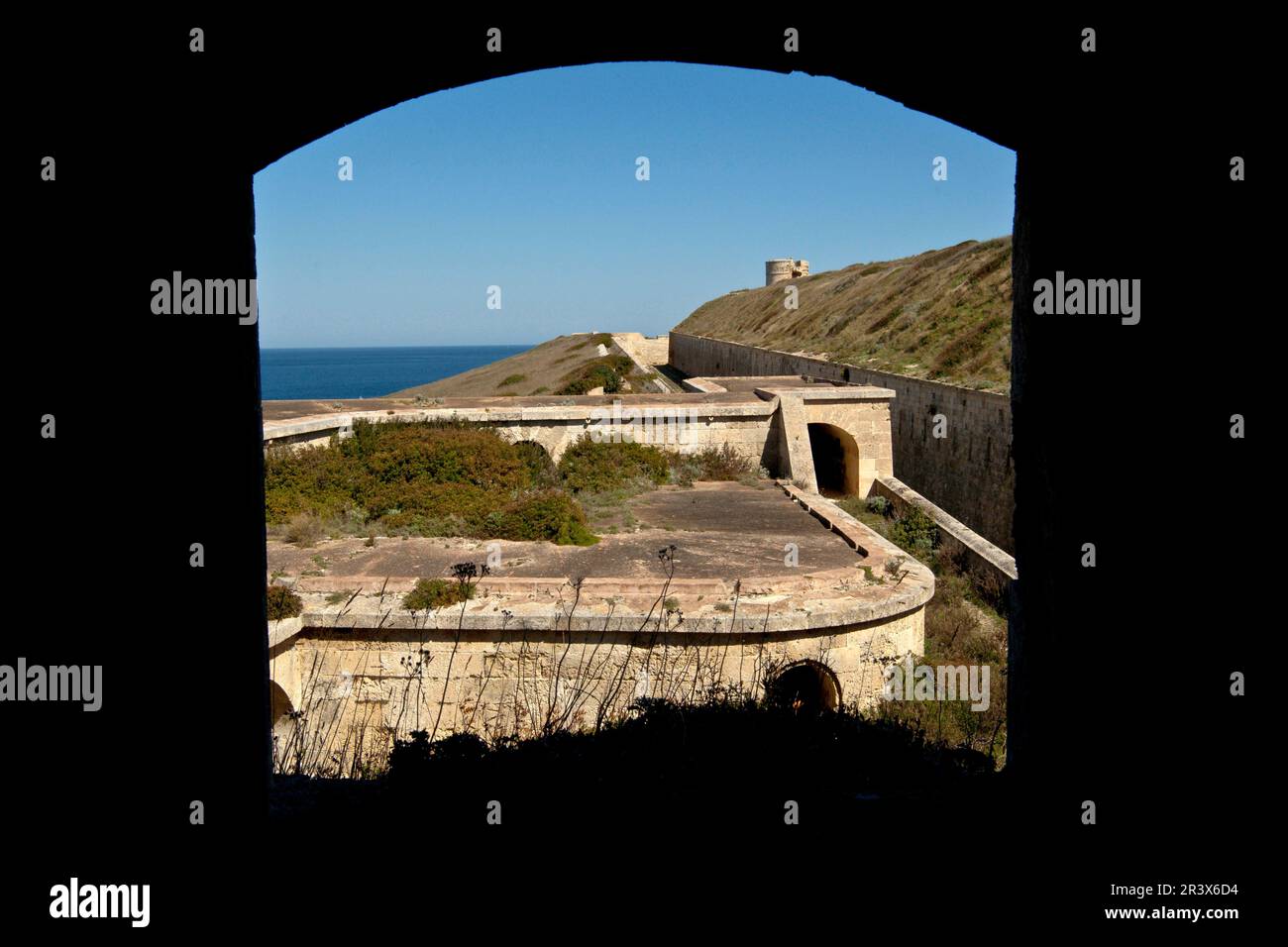 Reducto del entrante.Fortaleza de Isabel II, siglo XIX.Puerto de Mahon.La Mola..Menorca Islas Baleares. Spagna. Foto Stock