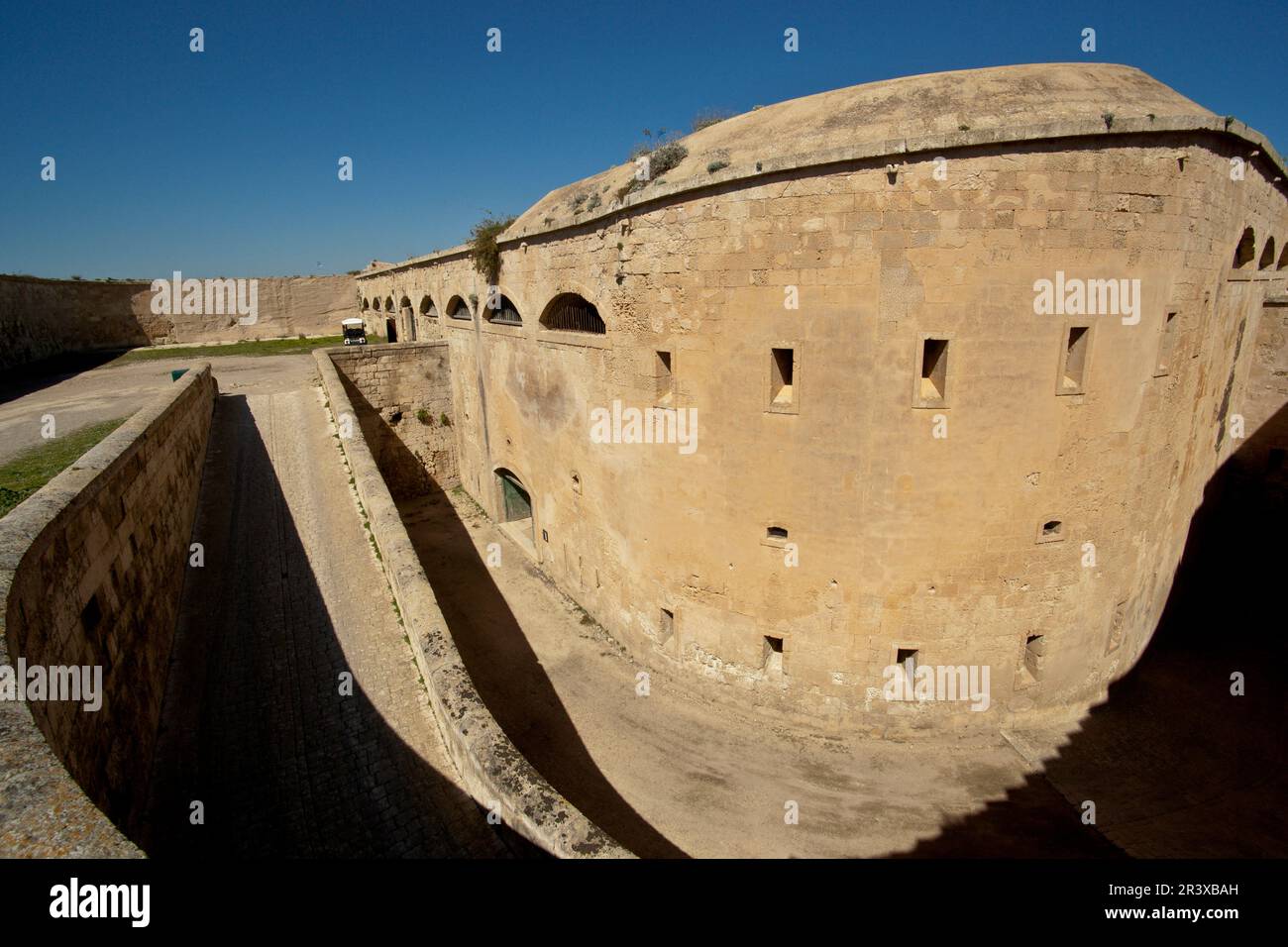 Reducto del entrante.Fortaleza de Isabel II, siglo XIX.Puerto de Mahon.La Mola..Menorca Islas Baleares. Spagna. Foto Stock