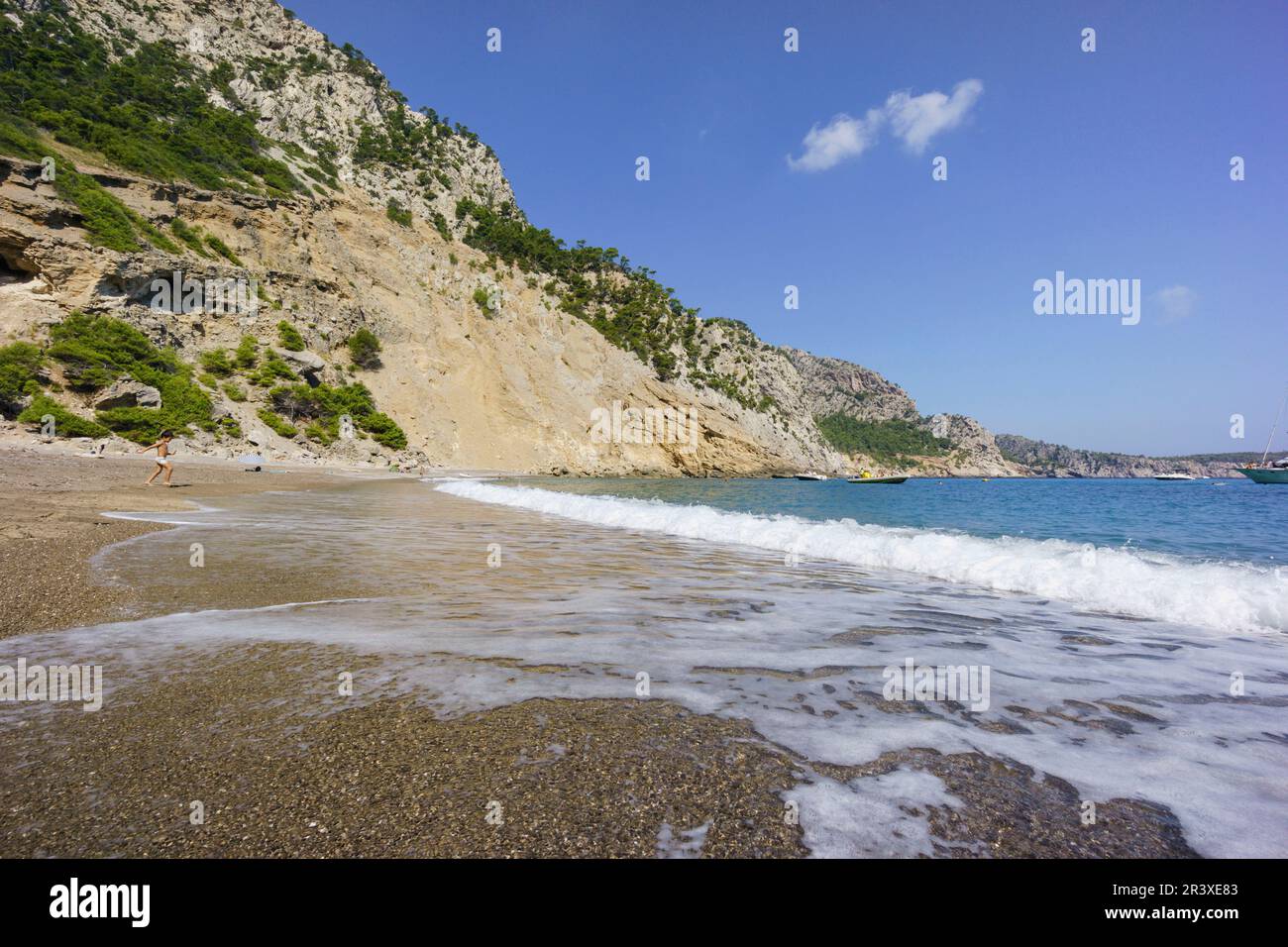 Playa de Es Coll Baix, a los pies del Puig de sa Talaia, Alcudia,Islas Baleares, Spagna. Foto Stock