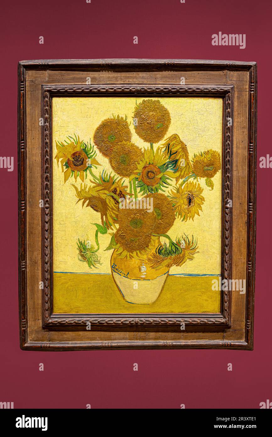 Il famoso mazzo di girasoli in vaso, dipinti di natura morta del pittore Vincent van Gogh, versione furth, sfondo giallo, olio su lattina Foto Stock