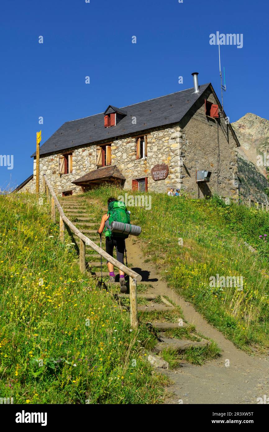 Refugio de biadós, Valle de Añes Cruces, Parque natural Posets-Maladeta, Huesca, cordillera de los Pirineos, Spagna. Foto Stock