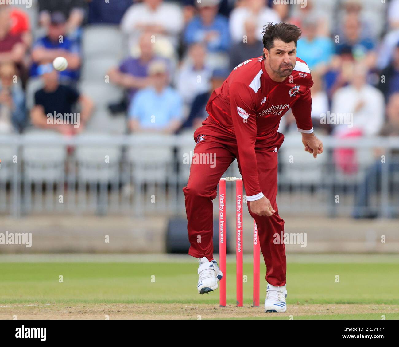 Colin de Grandhomme of Lancashire Lightning Bowls durante la partita Vitality Blast Lancashire Lightning vs Leicestershire Foxes a Old Trafford, Manchester, Regno Unito, 25th maggio 2023 (Photo by Conor Molloy/News Images) a Manchester, Regno Unito il 5/25/2023. (Foto di Conor Molloy/News Images/Sipa USA) Foto Stock