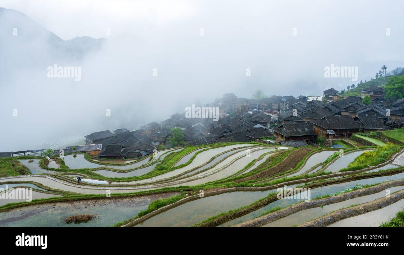 paesaggio di terrazzi campi e case di villaggio Foto Stock