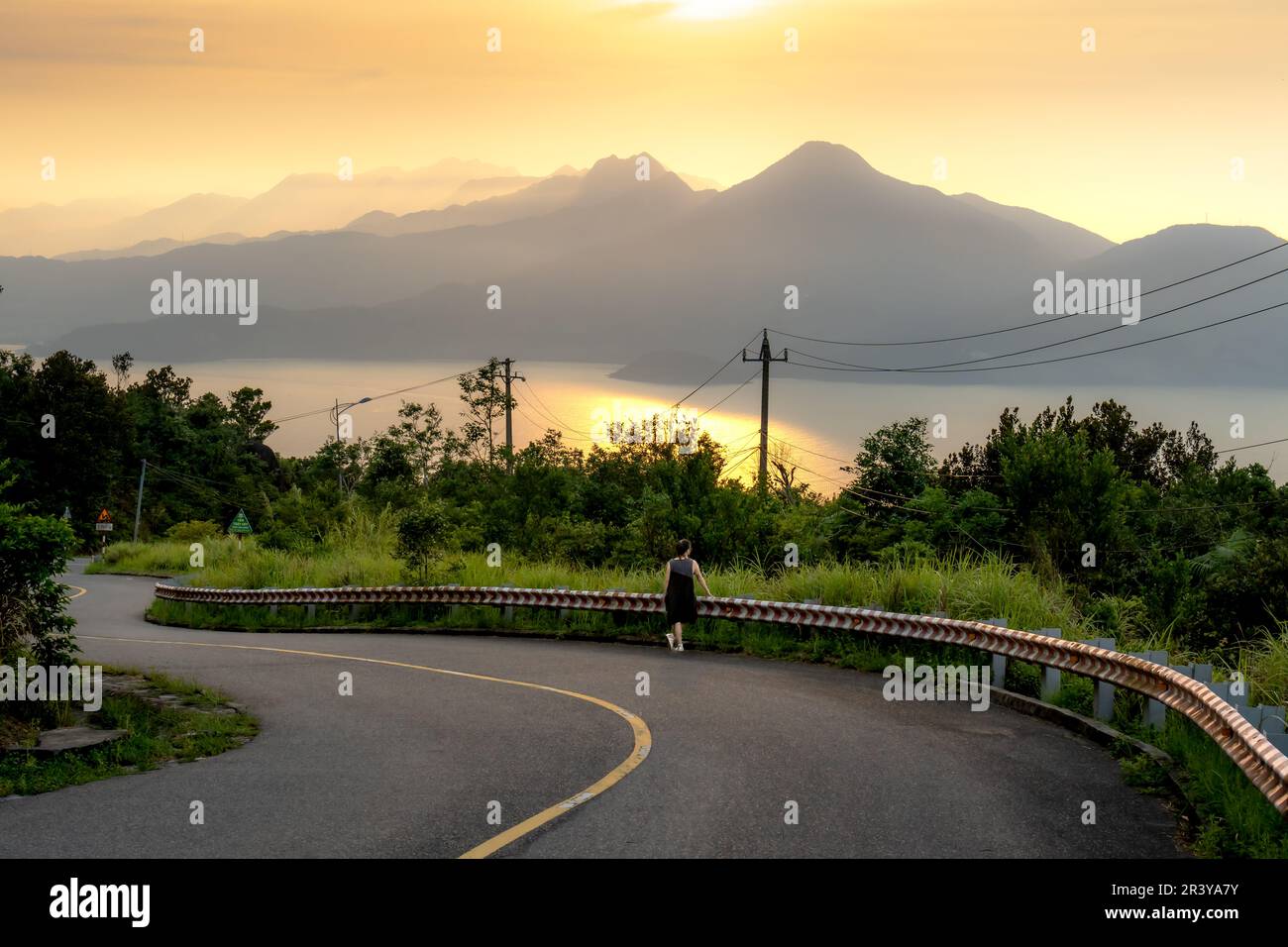Tramonto sulla penisola di Son tra, Città di da Nang, Vietnam Foto Stock