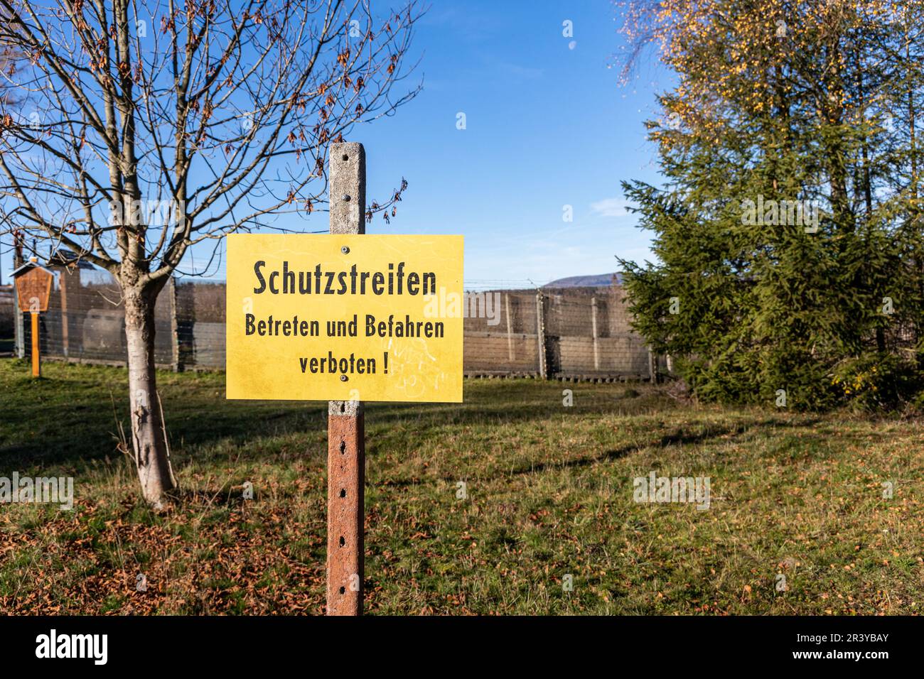 Ring of Remembrance Border Trail Museo di confine sorgono nelle montagne Harz Foto Stock