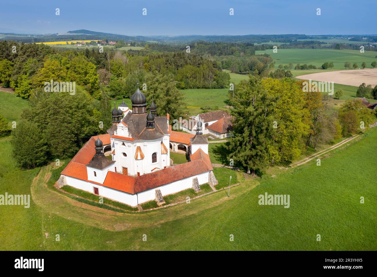 Poutní kostel Nejsvětější Trojice, Trhové Sviny, Jizni Cechy, Ceska Republika / pellegrinaggio Santa Trnity chiesa vicino a Trhove Sviny, Boemia meridionale, ceco Foto Stock