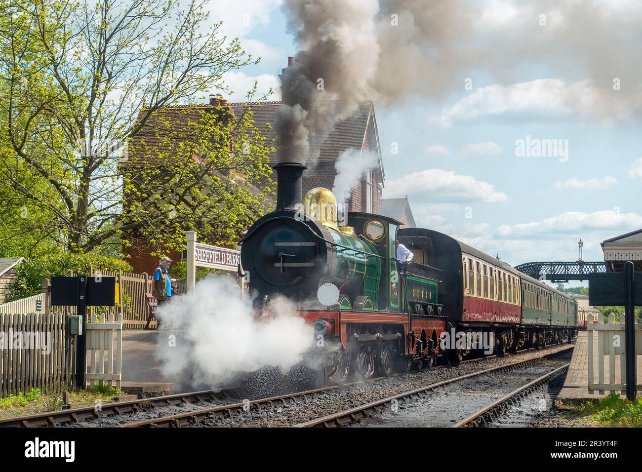 Motore n. 65, costruito per la ferrovia sud-orientale (SER) a Ashford opere ferroviarie nel 1896, ed è l'unica superstite ex locomotiva SER, in procinto di depa Foto Stock