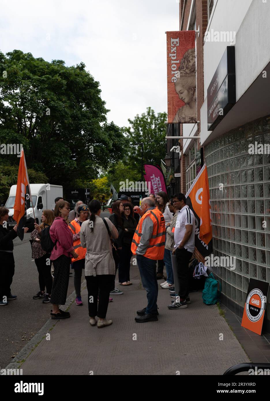 La prima volta che GMB Union ha intrapreso un'azione di sciopero sulle condizioni salariali nella City of London Corporation. Occupata della City of London Corporation. Foto Stock