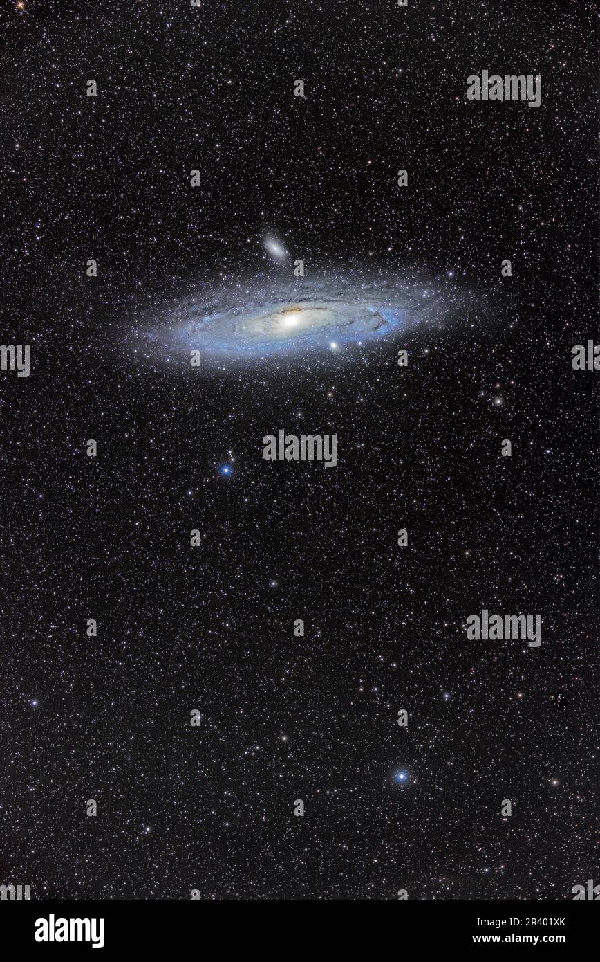La Galassia Andromeda sopra due stelle guida, Mu Andromedae e Nu Andromedae. Foto Stock