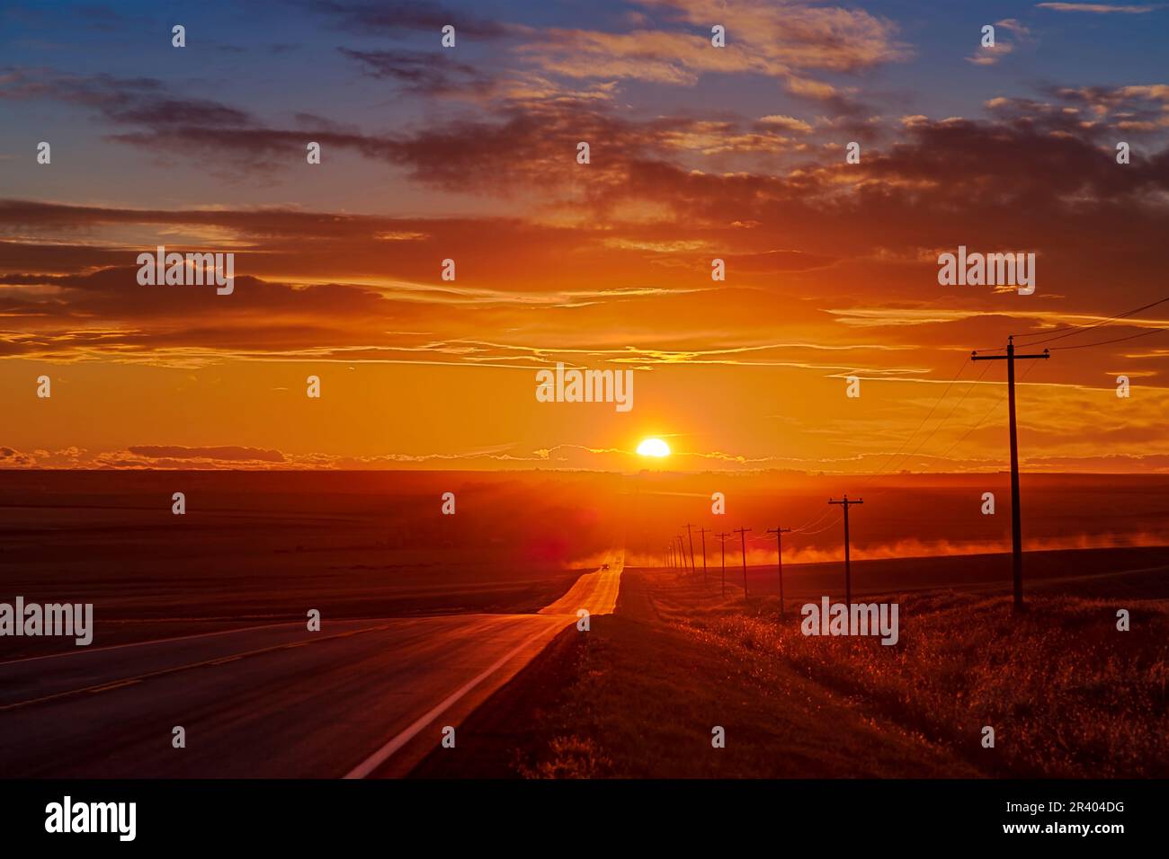 21 settembre 2021 - Tramonto la sera prima dell'equinozio di settembre. Foto Stock