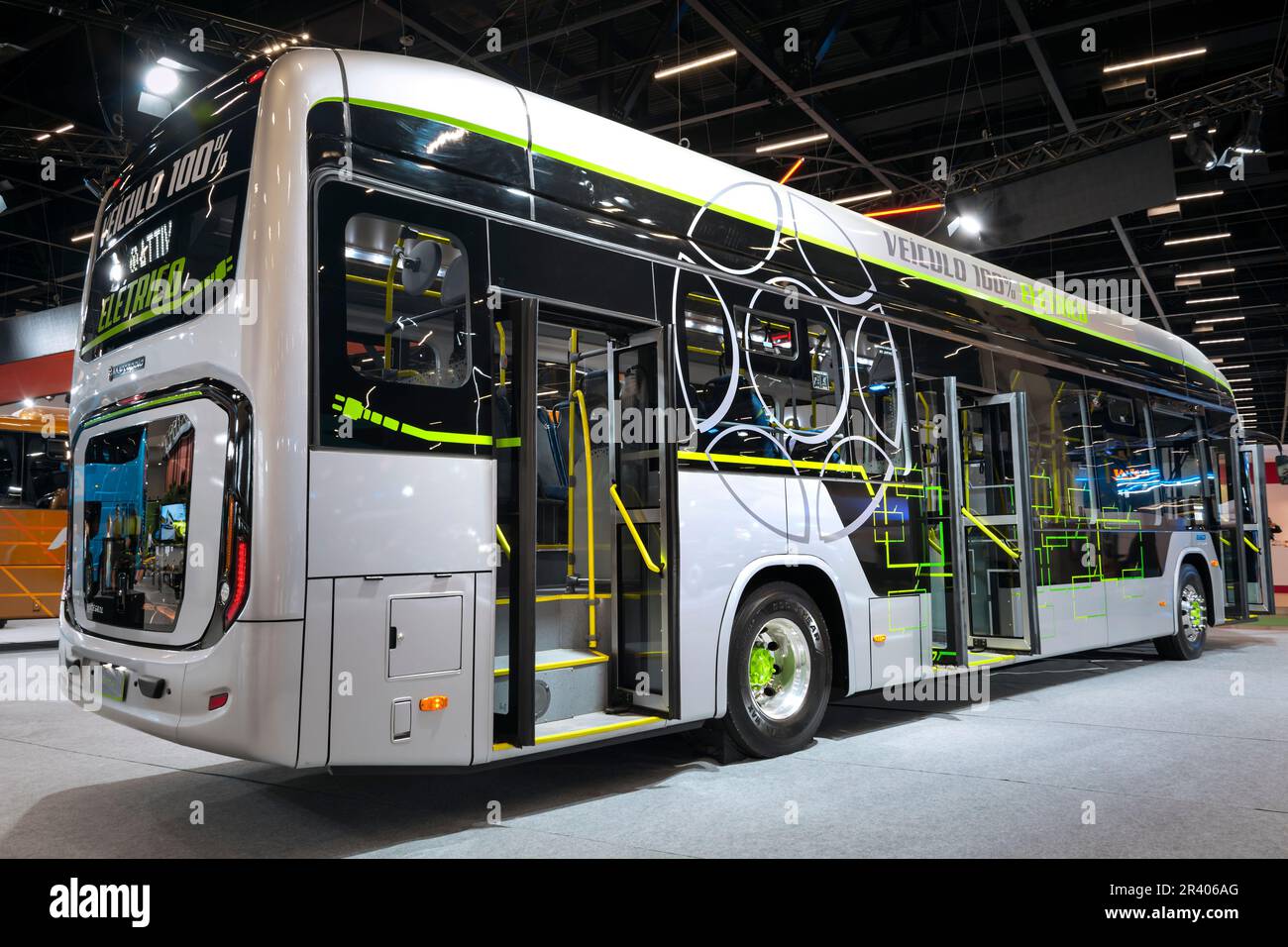 Veicolo elettrico Marcopolo Attivi Padron MP21 400BED in mostra al LAT.BUS 2022 show, che si svolge nella città di São Paolo. Foto Stock
