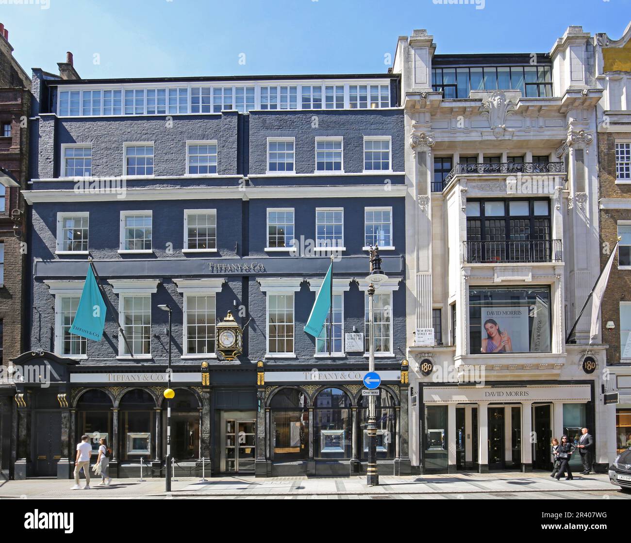 New Bond Street, Londra, Regno Unito. Esterno di Tiffany & Co, la gioielleria di lusso nel cuore del quartiere Mayfair di Londra. Foto Stock