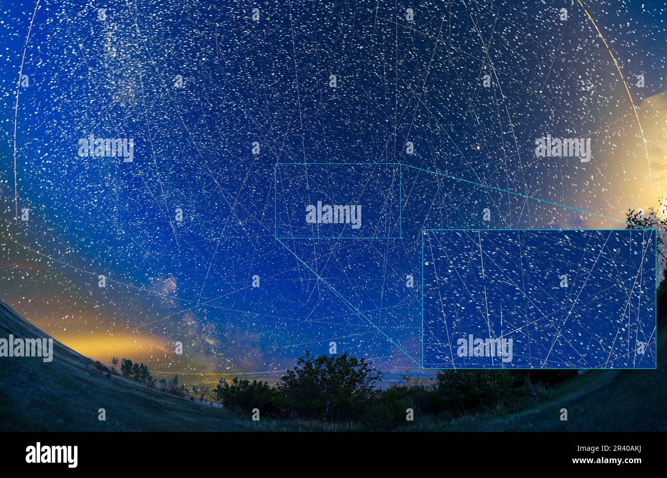 Una miscela di esposizioni che mostrano tutti i satelliti in un cielo affollato da Alberta, Canada. Foto Stock
