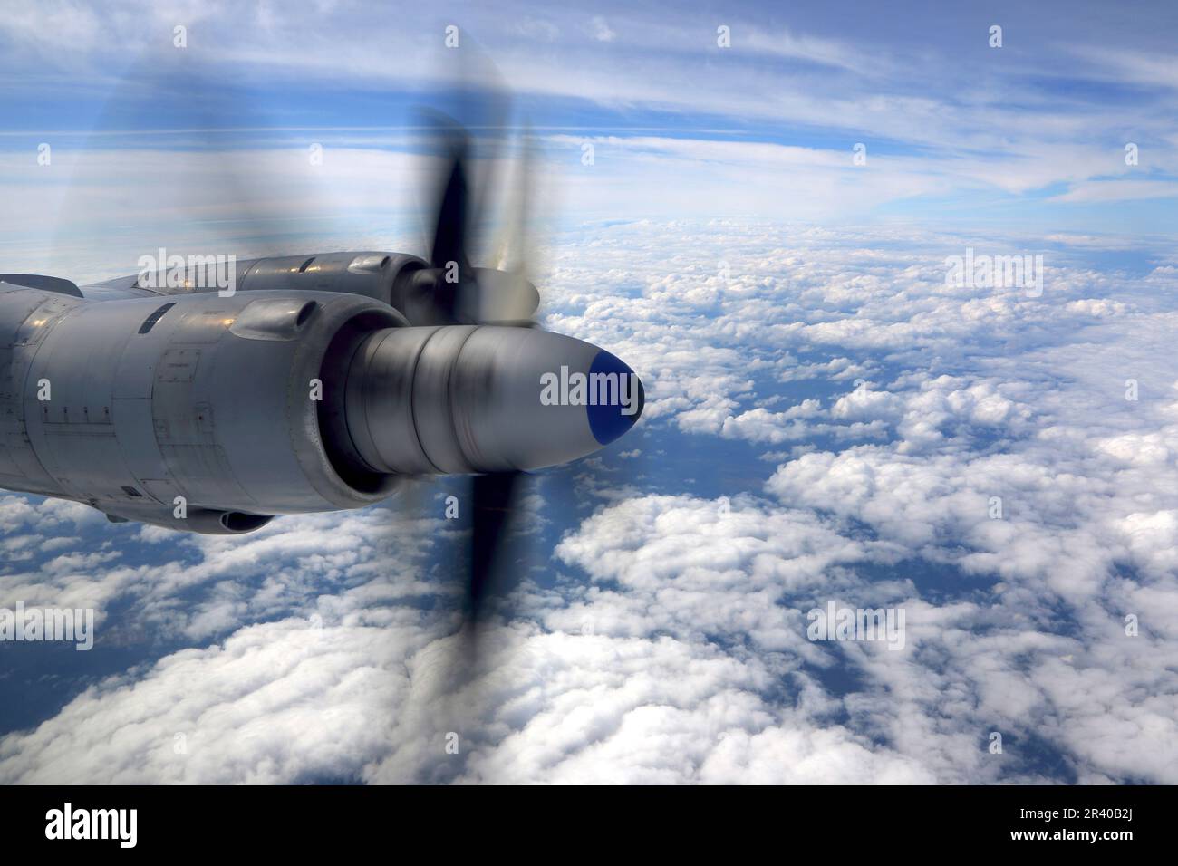 Vista alare di un velivolo anti-sottomarino Tu-142MZ del Nav Russo Foto Stock