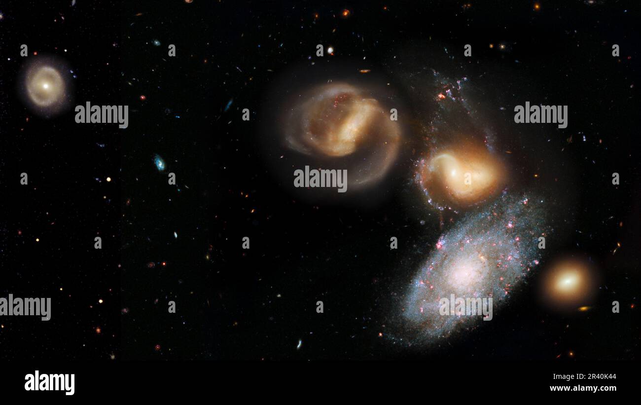 Stephan's Quintet galaxies NGC 7320, NGC 7317 NGC 7318A, NGC 7318B e NGC 7319, con NGC 7320C all'estrema sinistra. Foto Stock