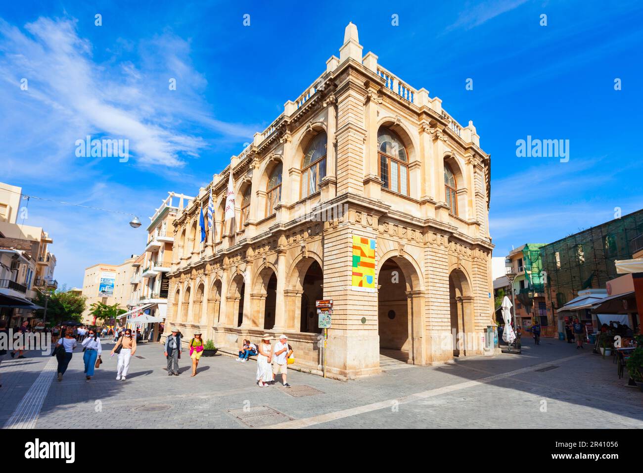 Heraklion, Grecia - 13 ottobre 2021: Vecchio Municipio o Loggia veneziana nel centro di Heraklion sull'isola di Creta in Grecia Foto Stock