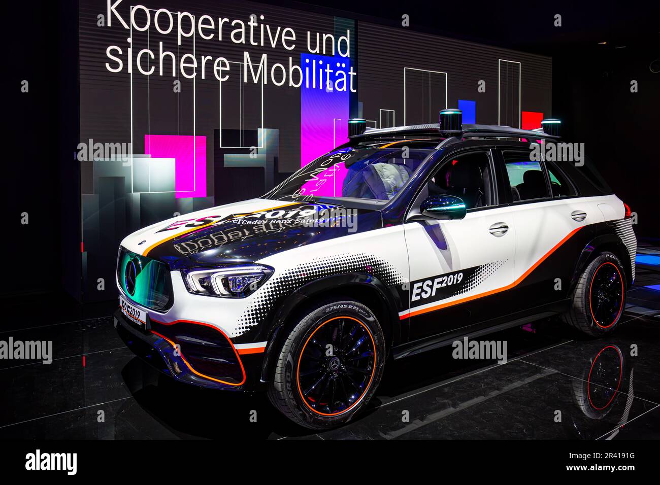 Francoforte sul meno, Germania. 10th Settembre 2019. Frankfurt International Motor Show 2019, IAA, Internationale Automobilil Ausstellung: Mercedes-Benz ESF2019 experimental Security Vehicle Concept SUV. Credito: Christian Lademann Foto Stock