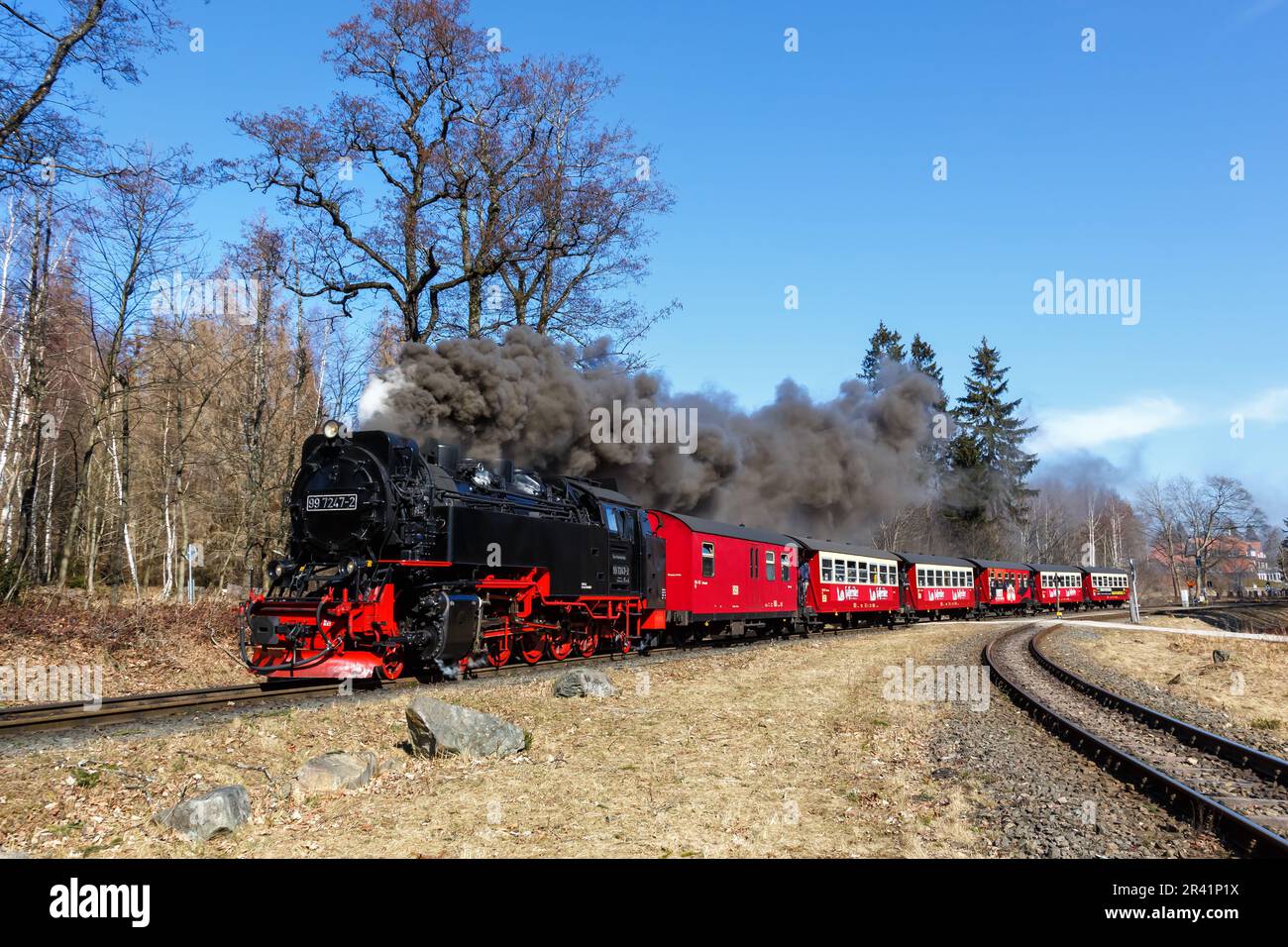 Treno a vapore della ferrovia di Brockenbahn treno a vapore che parte da Drei Annen Hohne in Germania Foto Stock