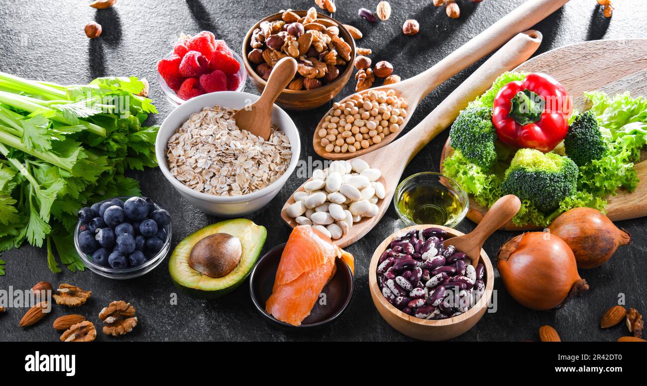 Colesterolo abbassando prodotti alimentari. Dieta aumentare i livelli di lipoproteine ad alta densità. Foto Stock