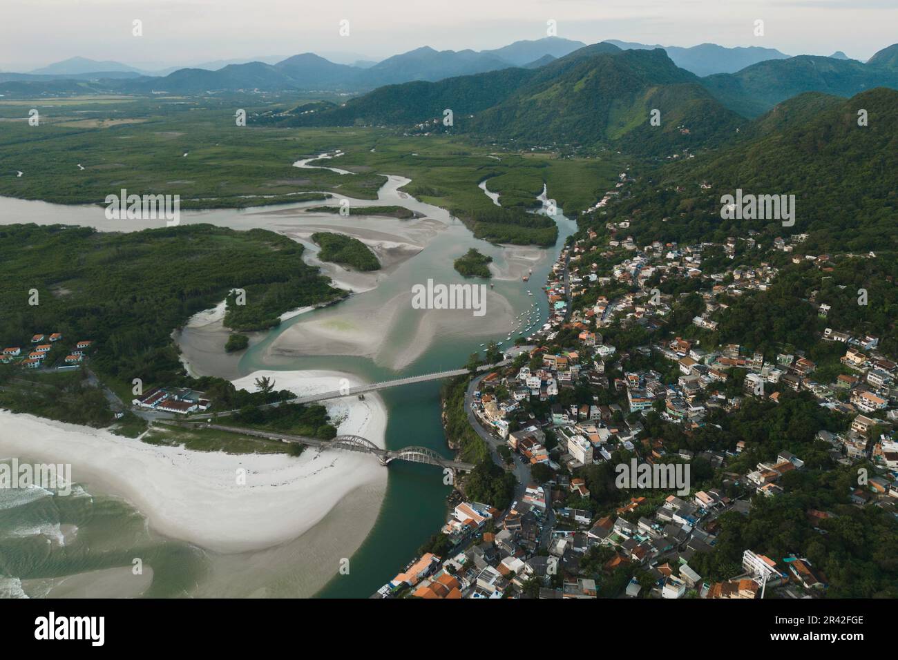 Veduta aerea di barra de Guaratiba sulla Costa di Rio de Janeiro, Brasile Foto Stock