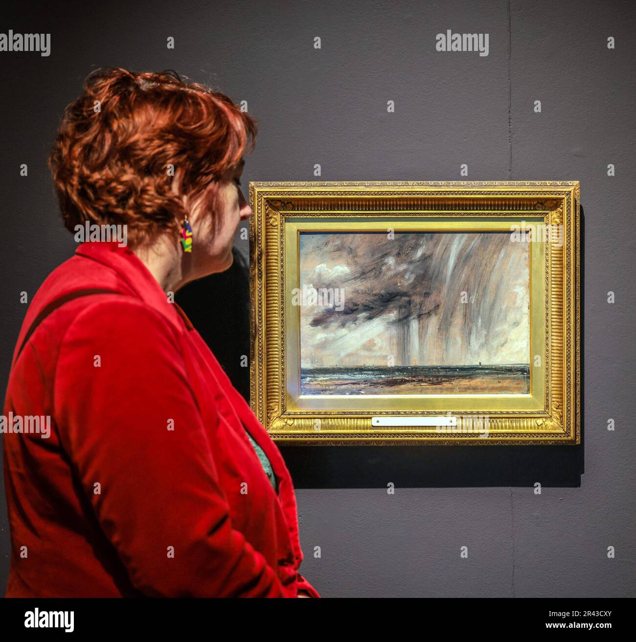 Winchester, Hampshire 26 maggio 2023 Rainbow Over the Sea, 1824-1828, olio su carta posato in tela. Fu attraverso l'interazione di luce e ombra che Constable credeva di poter catturare il movimento, la vitalità e la varietà del mondo naturale e, soprattutto, di trasmettere e evocare emozioni. 26 maggio - 16 agosto. Credit: Paul Quezada-Neiman/Alamy Live News Foto Stock