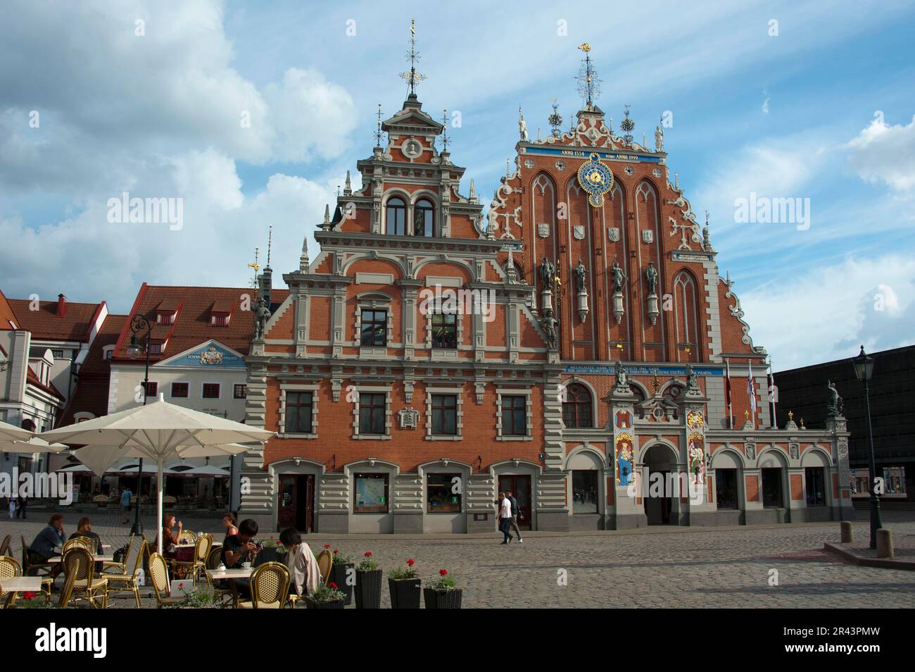 Blackhead House, Stati baltici, Europa, Weighhouse e Melngalvju Nams, Piazza del Municipio, Rathausplatz, Ratslaukums, Città Vecchia, riga, Lettonia Foto Stock