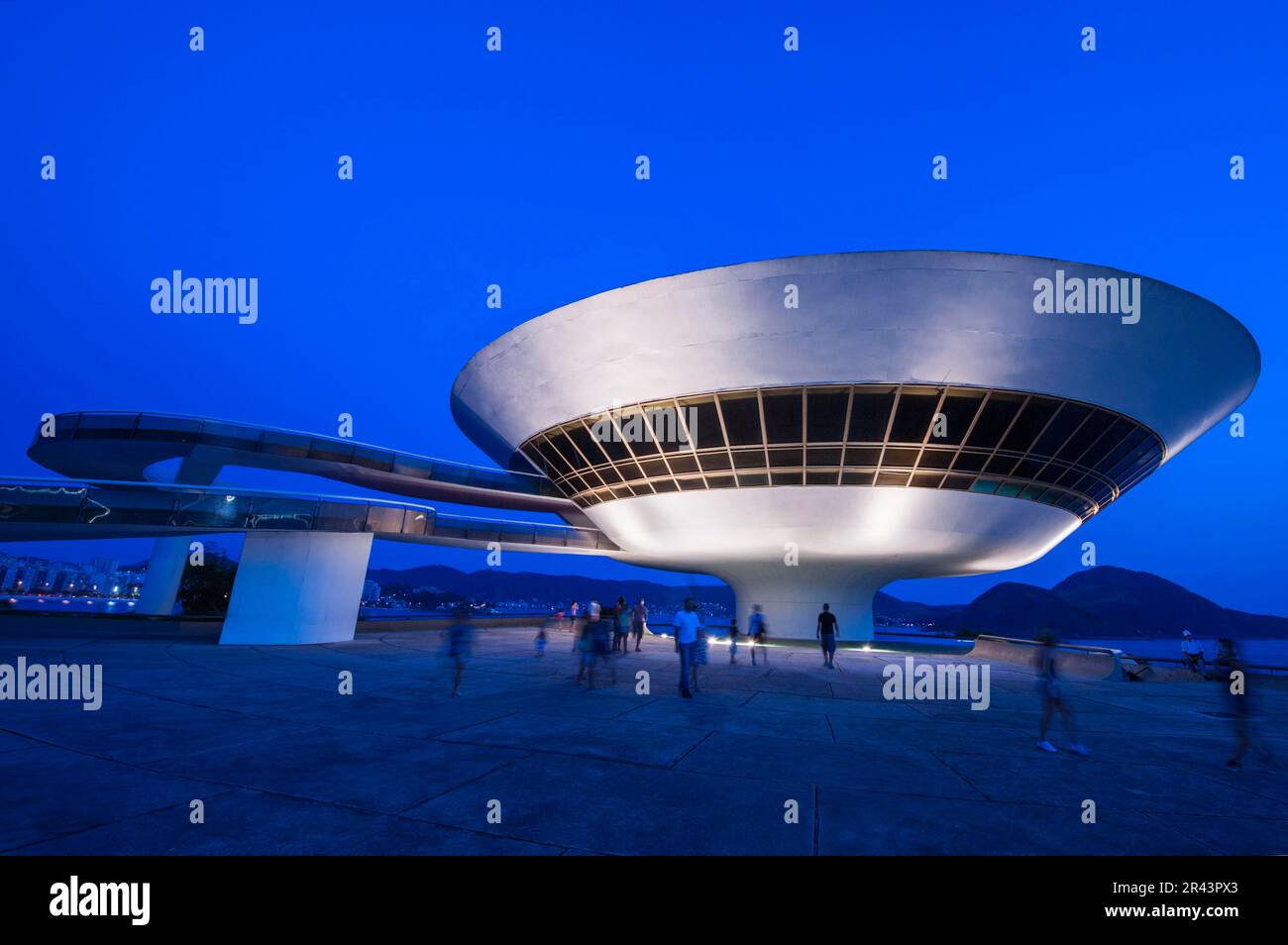 Museo d'Arte Contemporanea, di Oscar Niemeyer, Arte Contemporanea, m, Niteroi, Rio de Janeiro, Brasile Foto Stock